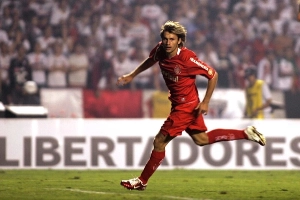 Terceiro Tempo - Milton Neves - Achados & Perdidos: Há 20 anos, no Morumbi, a noite de gala de Rafael Sóbis contra o São Paulo pela Libertadores - Notícias - Terceiro Tempo