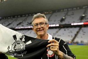 Terceiro Tempo - Milton Neves - Parabéns, Neto! Relembre cinco lindos gols do aniversariante que completa 60 anos! - Notícias - Terceiro Tempo