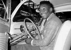 Terceiro Tempo - Milton Neves - Achados & Perdidos: Pelé, diferente de atuais astros da bola, não costumava ostentar com automóveis - Notícias - Terceiro Tempo