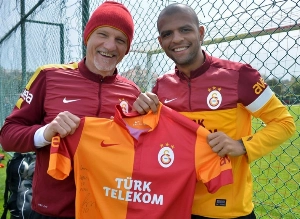 Terceiro Tempo - Milton Neves - Parabéns, Galatasaray, 121 anos! Veja como foram as passagens de alguns brasileiros pelo clube turco - Notícias - Terceiro Tempo