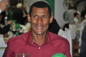 Terceiro Tempo - Milton Neves - Parabéns, Claudecir! Ex-volante do São Caetano e do Palmeiras completa 51 anos - Notícias - Terceiro Tempo
