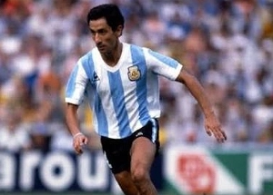 Terceiro Tempo - Milton Neves - Felicidades, Ardiles! Gols e jogadas do campeão na Copa de 78, que faz 74 anos - Notícias - Terceiro Tempo