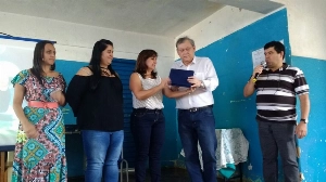 Terceiro Tempo - Milton Neves - Achados & Perdidos: Milton Neves sendo homenageado em Muzambinho, na Escola Estadual Cesário Coimbra - Notícias - Terceiro Tempo
