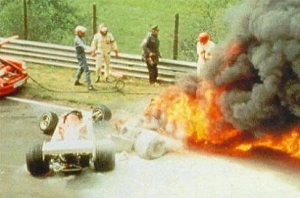 Terceiro Tempo - Milton Neves - Olhos no retrovisor: Há 50 anos, em Nurburgring, o terrível acidente de Niki Lauda - Notícias - Terceiro Tempo