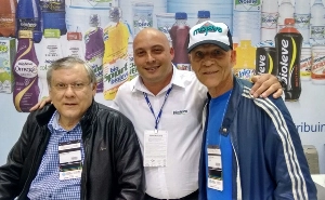 Terceiro Tempo - Milton Neves - Achados & Perdidos: Milton Neves com o Divino Ademir da Guia em evento da APAS de 2015 - Notícias - Terceiro Tempo