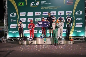 Terceiro Tempo - Milton Neves - Os 16 campeões da Copa Brasil de Kart, que aconteceu durante duas semanas no Maranhão - Notícias - Terceiro Tempo