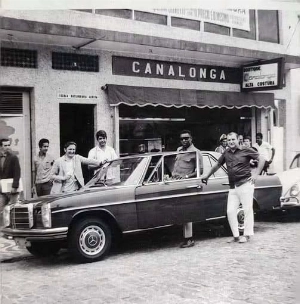 Terceiro Tempo - Milton Neves - Uma foto, uma história! Pelé, de Mercedes, em frente à boutique do seu alfaiate favorito - Notícias - Terceiro Tempo