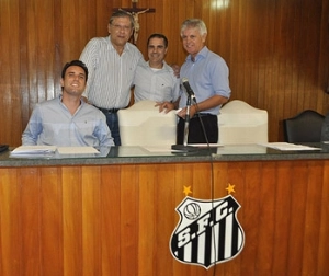 Terceiro Tempo - Milton Neves - Achados & Perdidos: Milton Neves em sua reunião de despedida como conselheiro do Santos F.C - Notícias - Terceiro Tempo
