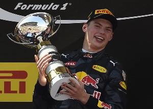 Terceiro Tempo - Milton Neves - Olhos no retrovisor: Verstappen, que completa 29 anos, venceu primeiro GP na F1 em 2016 - Notícias - Terceiro Tempo