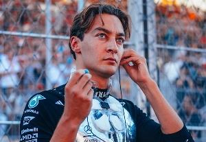 Terceiro Tempo - Milton Neves - F1: Russell chega em Sepang motivado por vitória contundente no Azerbaijão - Notícias - Terceiro Tempo