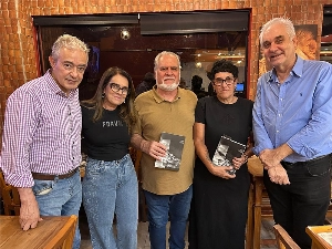 Terceiro Tempo - Milton Neves - Uma noite para celebrar o que é essencial. Por Odir Cunha - Notícias - Terceiro Tempo