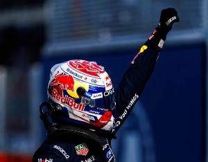Terceiro Tempo - Milton Neves - F1: Na Malásia, Verstappen vence pela primeira vez na temporada - Notícias - Terceiro Tempo