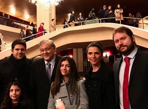 Terceiro Tempo - Milton Neves - Achados & Perdidos: Em Nova York, Milton Neves e familiares no The Metropolitan assistindo a Ópera Nabucco - Notícias - Terceiro Tempo