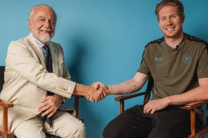 Notícias ogol.com.br - Oficial: De Bruyne assina com o Napoli