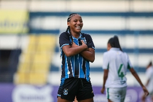 Notícias ogol.com.br - Grêmio faz o dever de casa, bate o América e mantém a briga pela classificação
