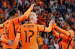 Notícias ogol.com.br - Holanda bate Sérvia e assume a liderança de seu grupo da Nations