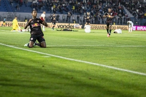Notícias ogol.com.br - Wallace Yan brilha e Bragantino vence a Chapecoense com tranquilidade