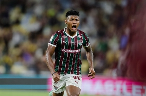 Notícias ogol.com.br - Com gol no último minuto, Flu vira, complica Inter e volta a encostar no G4 do Brasileiro