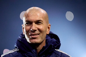 Notícias ogol.com.br - Zidane divulga a primeira convocação no comando da seleção francesa