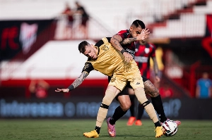 Notícias ogol.com.br - Atlético Goianiense não aproveita jogador a mais e cede empate ao Sport