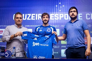 Notícias ogol.com.br - Apresentado no Cruzeiro, Viña dispara contra o River Plate: 'Colocaram obstáculos para eu sair'