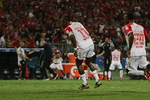 Notícias ogol.com.br - Ex-Bahia, Rodallega esquece lesão, dor e choro, e vira herói com gol de titulo colombiano