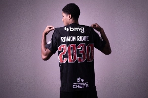 Notícias ogol.com.br - Vasco confirma renovação da joia Ramon Rique até 2030