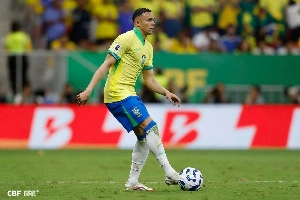 Notícias ogol.com.br - Seleção tem mudança na lateral para a Data Fifa