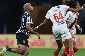 Notícias ogol.com.br - Corinthians vence Bahia mesmo após expulsão e vai à final do Brasileirão Feminino