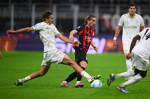 Notícias ogol.com.br - Modric rechaça a aposentadoria e renova com o Milan por mais uma temporada
