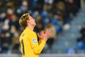 Notícias ogol.com.br - Frenkie de Jong sofre lesão grave e pode ficar muito tempo fora pelo Barcelona
