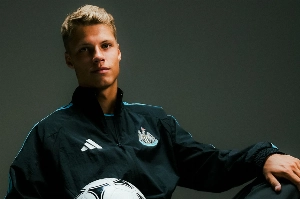 Notícias ogol.com.br - Newcastle fecha contratação de jovem promessa do Ajax