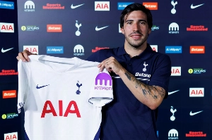 Notícias ogol.com.br - Tottenham confirma Sandro Tonali,  nova contratação recorde do clube