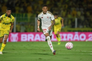 Notícias ogol.com.br - Mirassol aproveita expulsão de goleiro e vence o Internacional na luta contra o rebaixamento