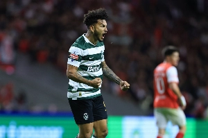 Notícias ogol.com.br - Com gol na França, Luís Suárez faz história pelo Sporting