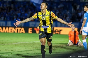 Notícias ogol.com.br - Robson cola em Pedro e Mikael: Confira corrida de Artilheiros do Brasil em 2026