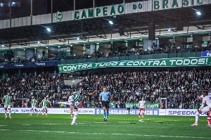 Notícias ogol.com.br - Juventude faz valer o fator casa, goleia o Náutico e retoma vice-liderança da Série B