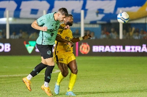 Notícias ogol.com.br - Amazonas e Paysandu tentam salvar temporada com pacotão de reforços