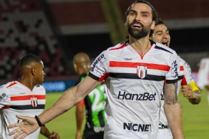 Notícias ogol.com.br - Léo Gamalho estreia com dois gols e garante vitória do Botafogo sobre o América