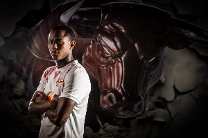 Notícias ogol.com.br - Oficial: Wallace Yan deixa o Flamengo e é anunciado pelo Bragantino
