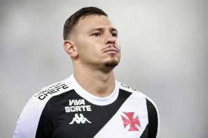 Notícias ogol.com.br - Hugo Moura encaminha saída do Vasco para atuar no futebol saudita
