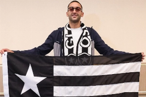 Notícias ogol.com.br - Zyiech desembarca no Rio para assinar com o Botafogo