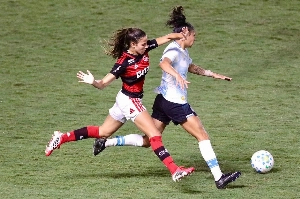 Notícias ogol.com.br - Grêmio arranca empate nos acréscimos contra o Flamengo no Brasileirão Feminino