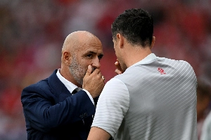 Notícias ogol.com.br - Técnico da Polônia pede demissão após polêmica com Lewandowski
