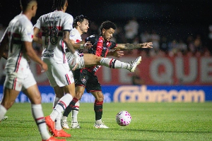 Notícias ogol.com.br - Lucas Moura volta, Calleri decide e São Paulo supera o Vitória no Brasileirão