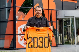 Notícias ogol.com.br - Xavi é oficialmente apresentado como novo técnico da Holanda: 'Estou pronto'