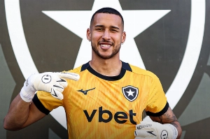 Notícias ogol.com.br - Goleiro ex-Fla é reforço do Botafogo após passagem por Portugal