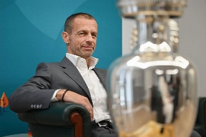 Notícias ogol.com.br - 55 federações da UEFA boicotam competições da FIFA por causa de investimento privado