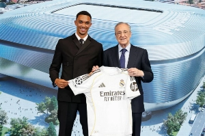 Notícias ogol.com.br - Arnold é apresentado no Real Madrid: 'Um sonho realizado'