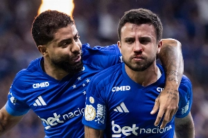 Notícias ogol.com.br - Cruzeiro é dominante em casa, fura ferrolho da Chape e avança na Copa do Brasil